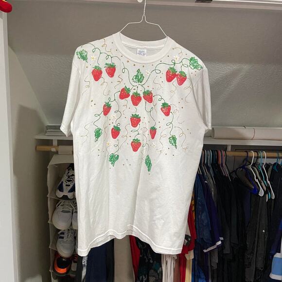 Late 90s fashion gear strawberry aop tee - Picture 2 of 7
